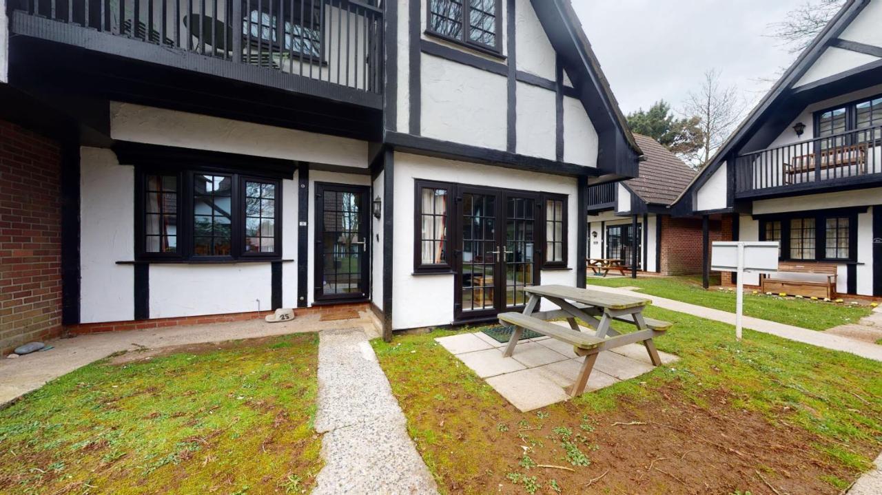 25 Tudor Court, Tolroy Manor เฮล ภายนอก รูปภาพ
